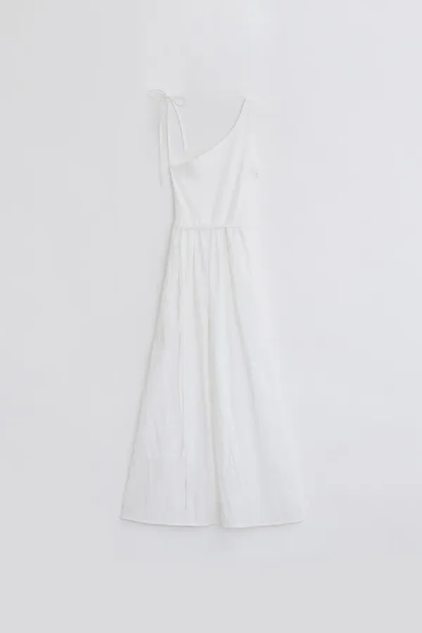 ONE OFF-SHOULDER LONG DRESS