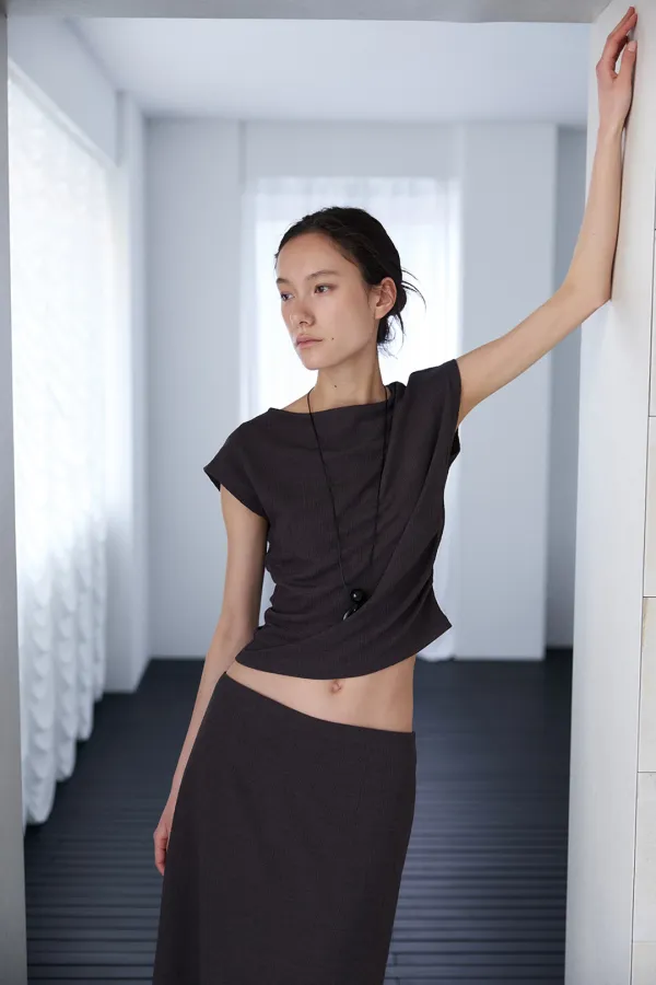 amber boat-neck blouse_charcoal