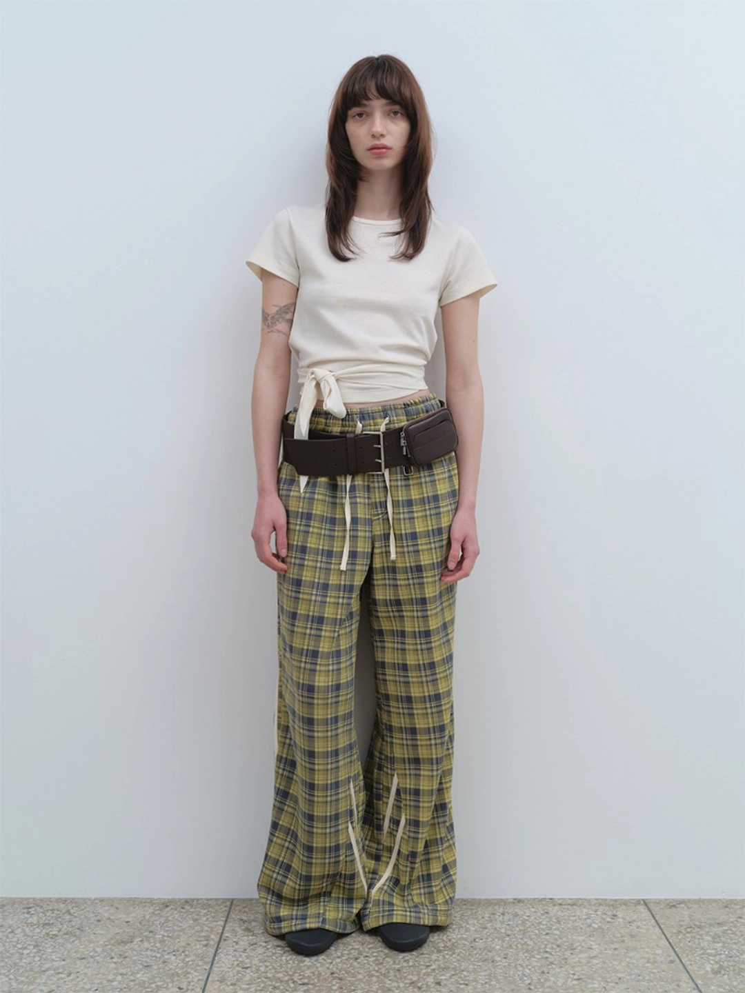 밀로 우먼 Curved Loose Track Pants [Yellow] 상품 이미지 1