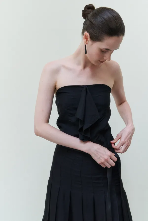 MOVI FRILL TUBE TOP / BLACK