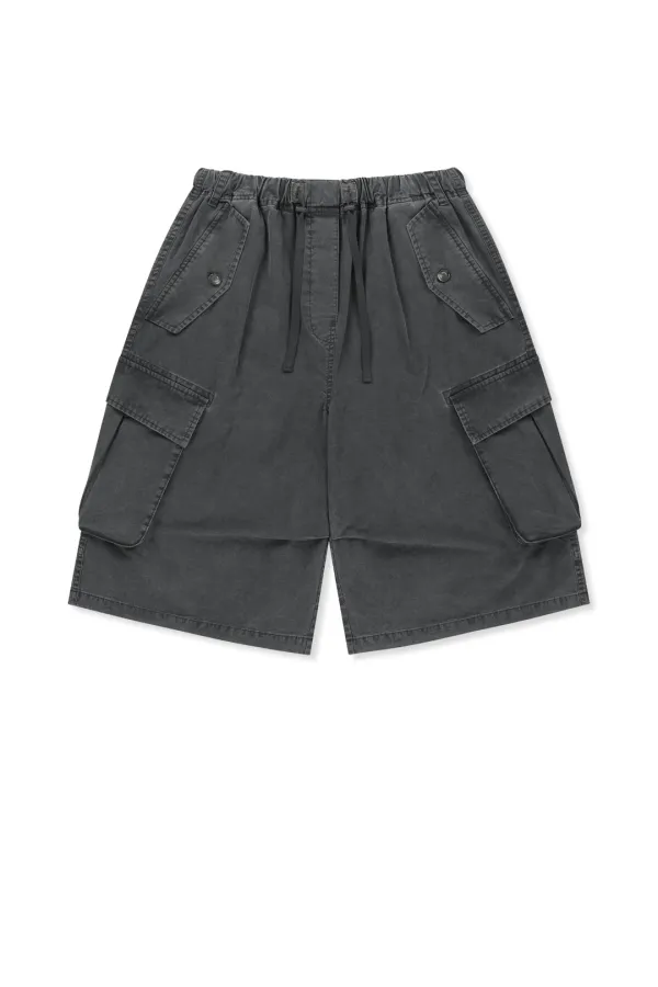 WASHED COTTON PATCH POCKET BERMUDA PANTS IN CHARCOAL
