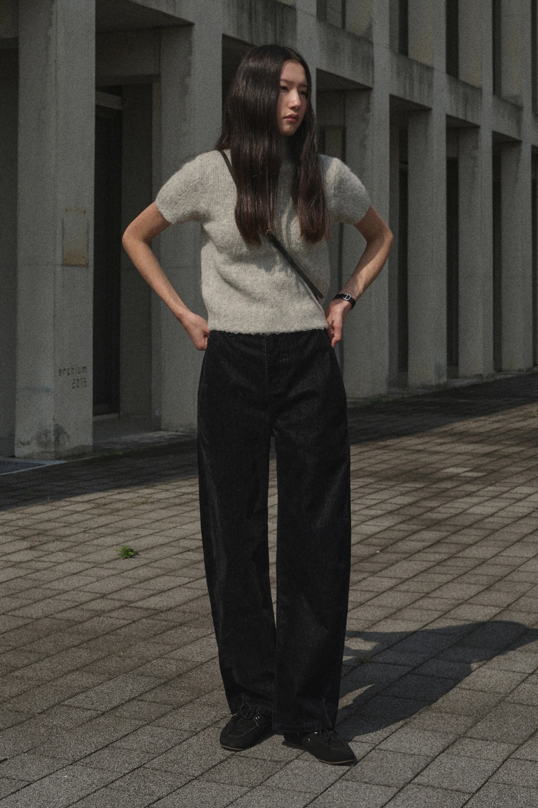 세이지먼트 VELORA CURVED VELVET PANTS_BLACK 상품 이미지 2