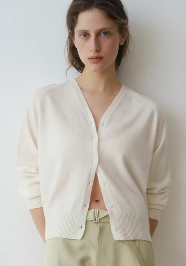 CASH MERINO V-NECK CARDIGAN_IVORY_OF1C2XCD01IVY