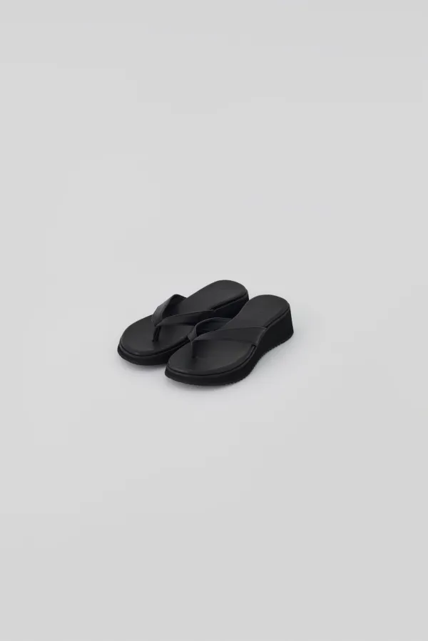 T/T Platform flip-flops (black)