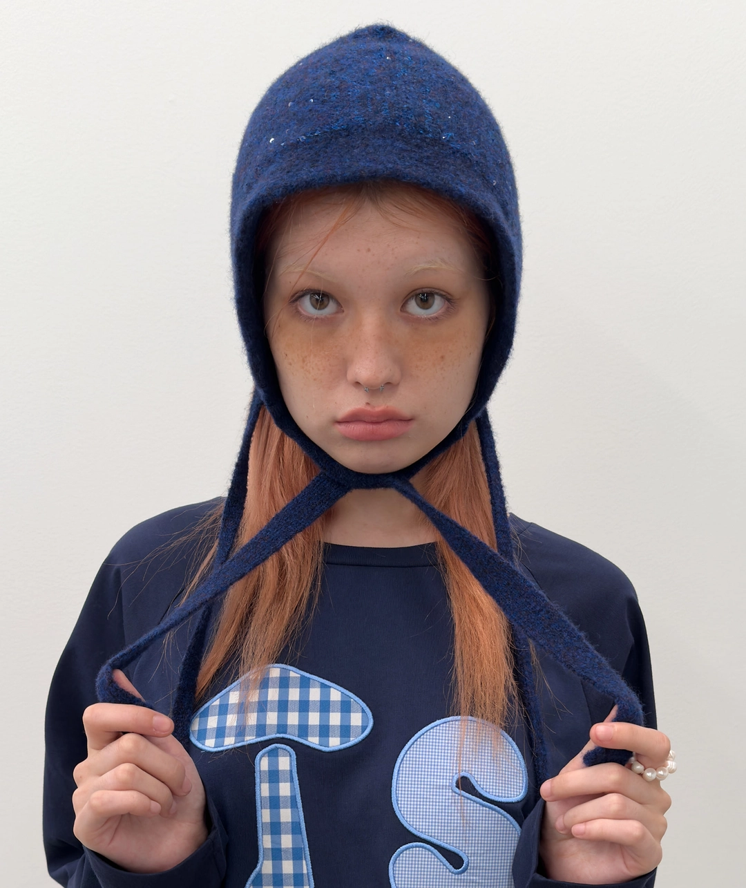 타입서비스 Fluffy Sequin Strap Hat [Navy] 상품 이미지 2