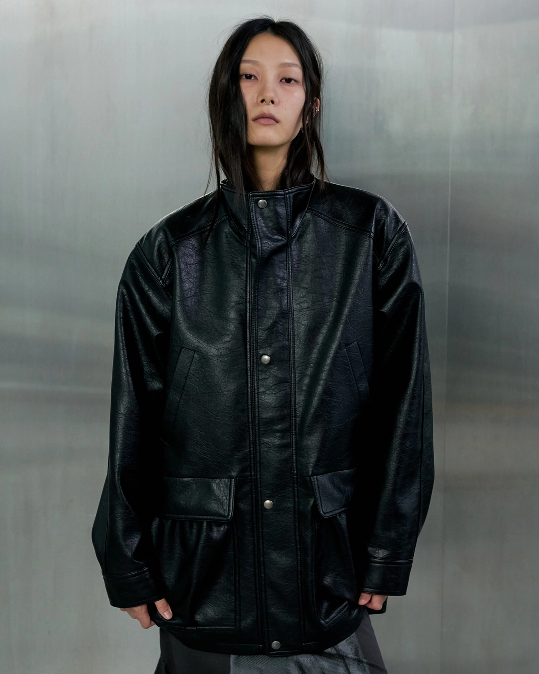 오데스 HIGH-NECK MID LEATHER JACKET - BLACK 상품 이미지 1