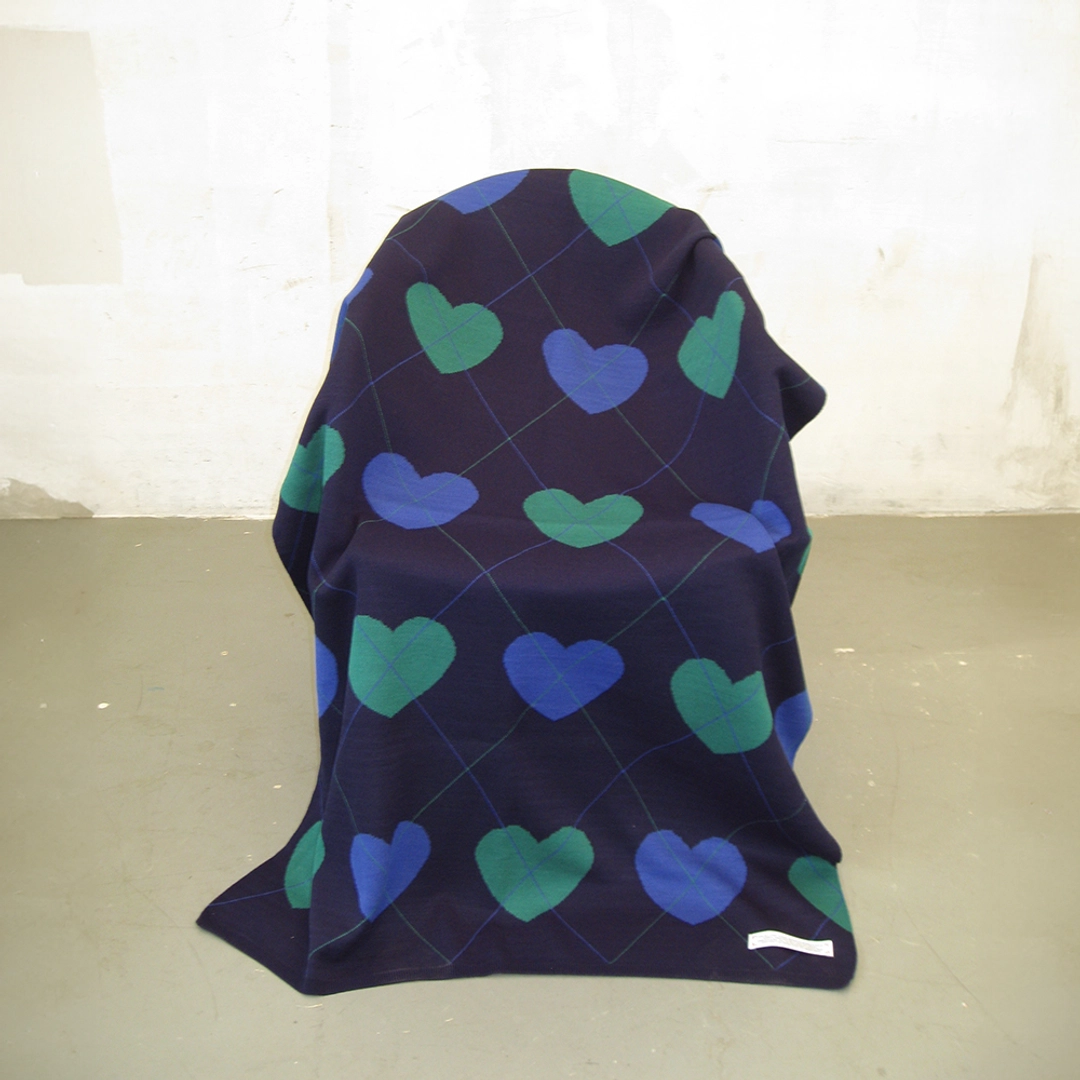 론론 HEART ARGYLE BLANKET NAVY 상품 이미지 2