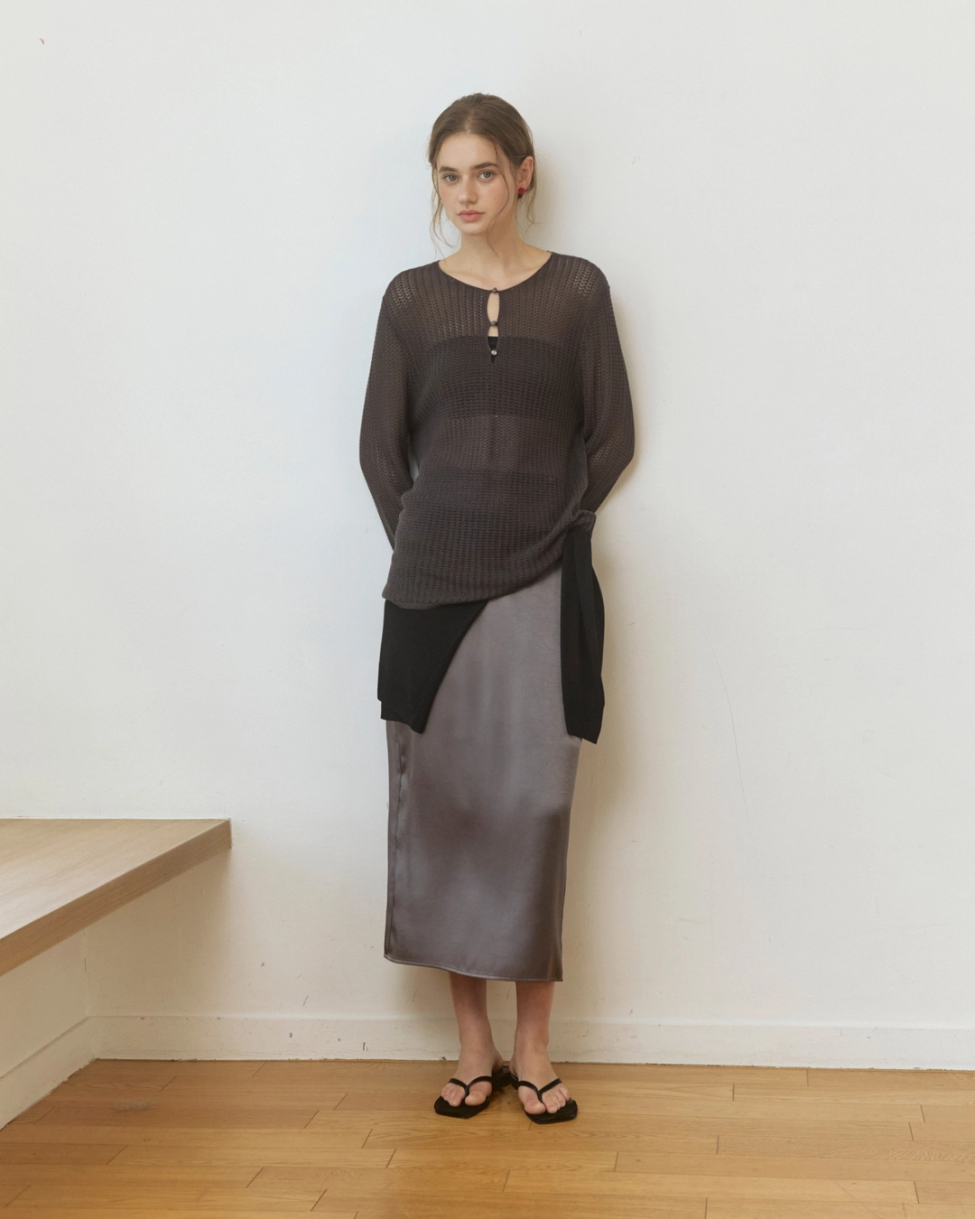 어다울 Three button net see through knit - charcoal 상품 이미지 3