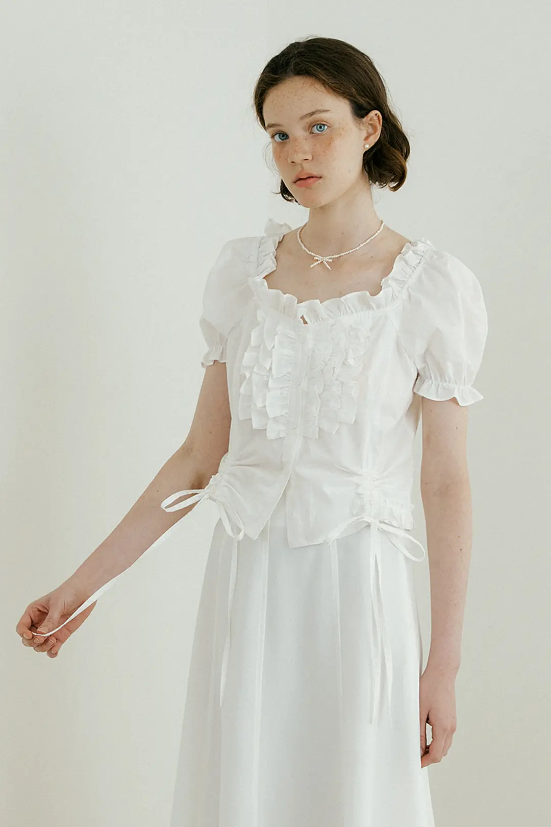 루시르주 Clara Frill Blouse (ivory) 상품 이미지 1