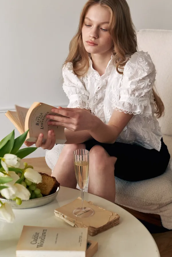 5th / Victoria Lace Blouse (White)
