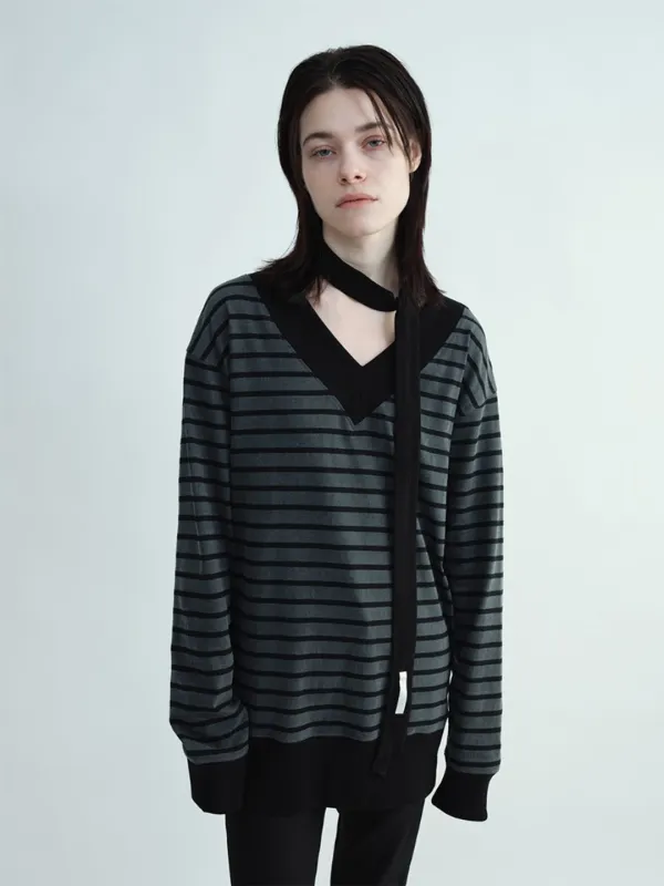 V-Neck Scarf Loose T-Shirt [Charcoal]
