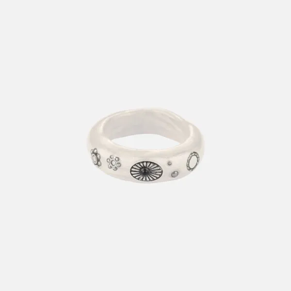 benthic ring-white