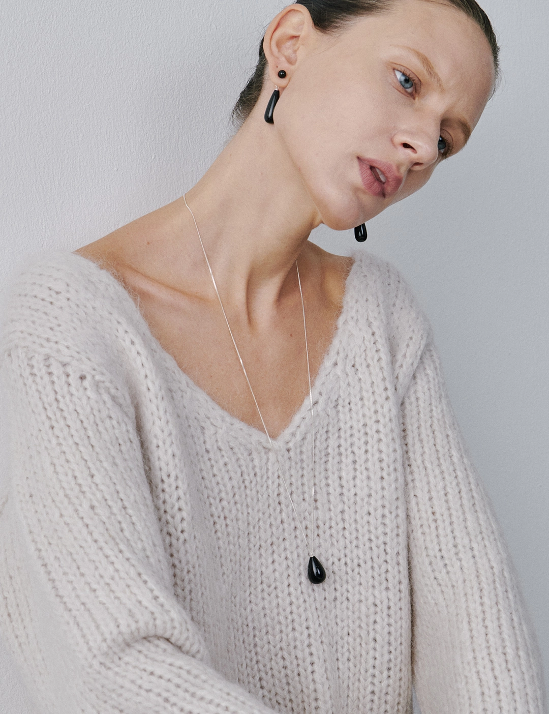 에뜨리브 Onyx Tear Necklace 상품 이미지 2