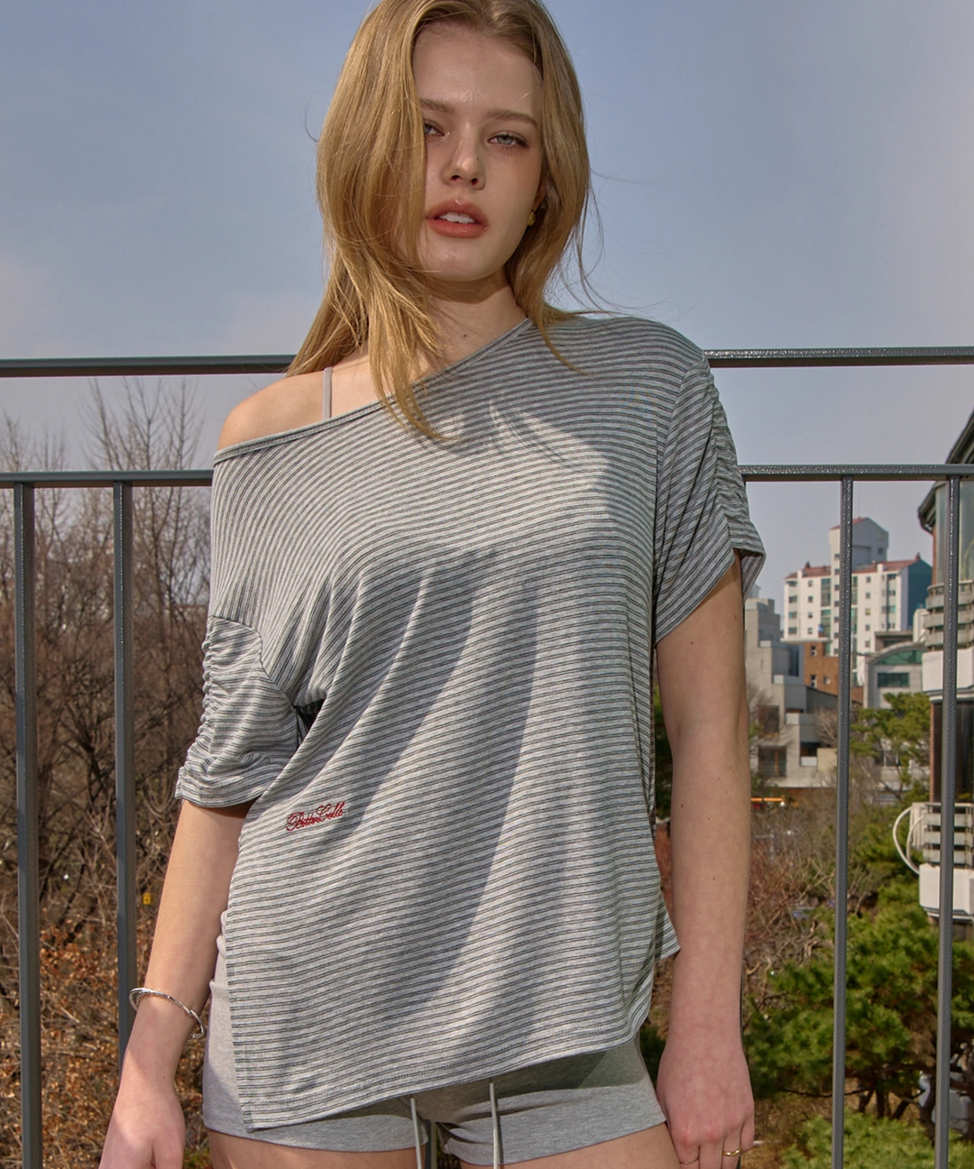 비터셀즈 Oversized ST Shirring Slit Tee-Grey 상품 이미지 2