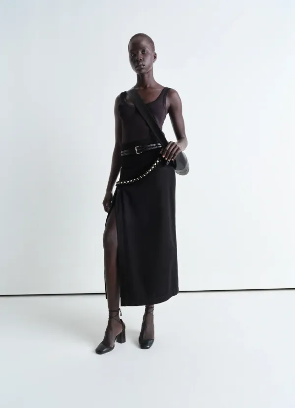 SKIRT WITH SLIT
