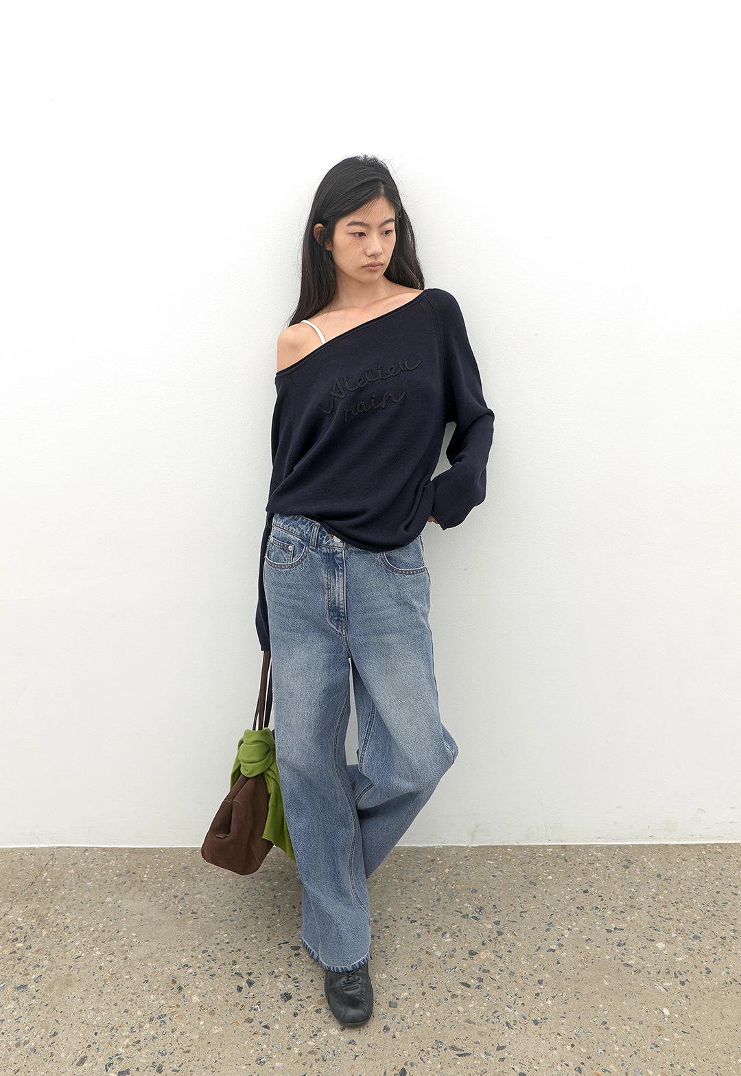 아뜰리에 나인 (T-7291)ONE OFF SHOULDER LETTERING KNIT 상품 이미지 3