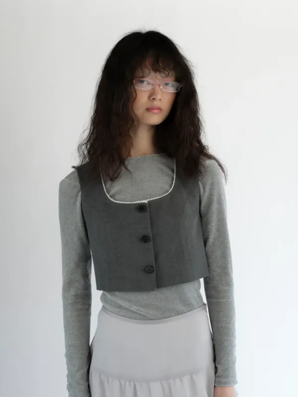 LACE TRIM VEST IN GRAY