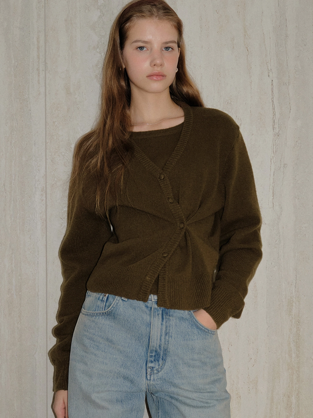 아워코모스 comos 1637 layered two-way crop knit (dark olive) 상품 이미지 1