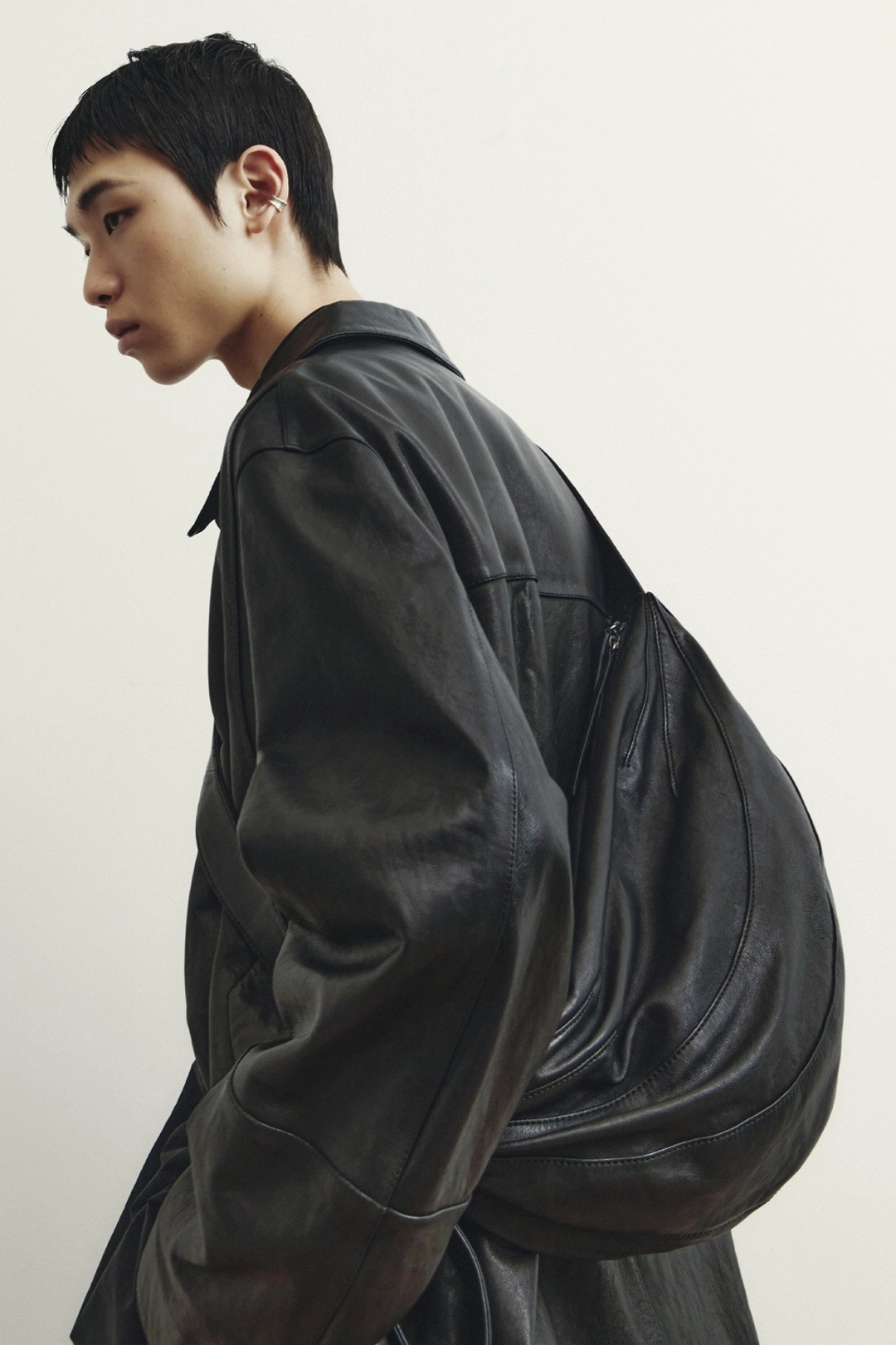 유스 Medium Leather Arc Bag 상품 이미지 1