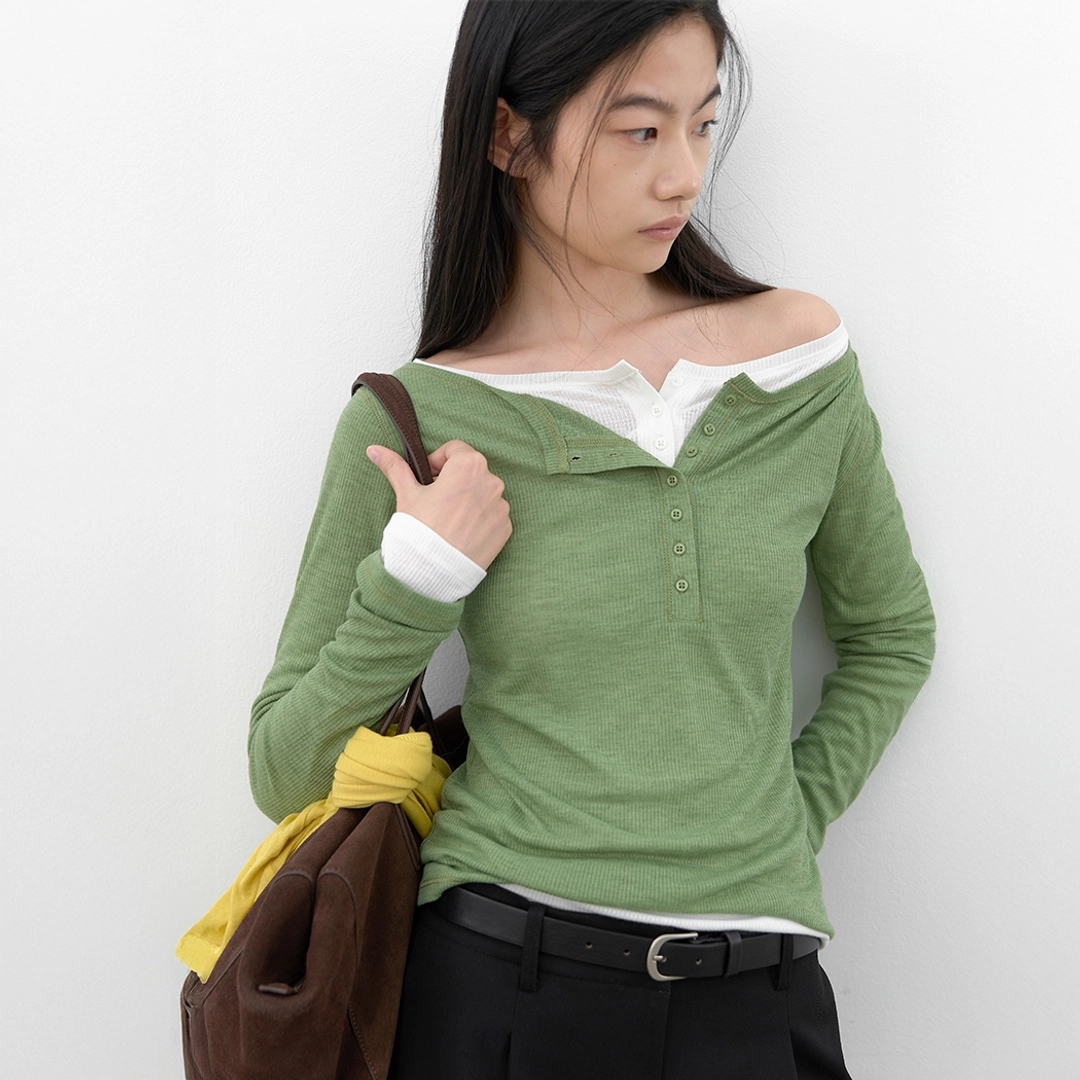 아뜰리에 나인 (T-7283)AN SOFT HENLEY NECK LONG SLEEVELESS TOP 상품 이미지 1