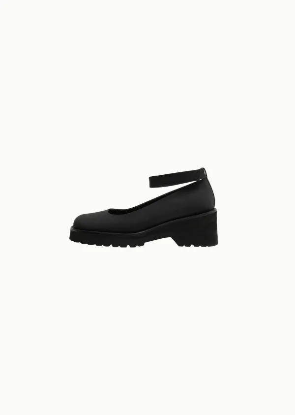 ROUND TOE STRAP SHOES (2COLORS)