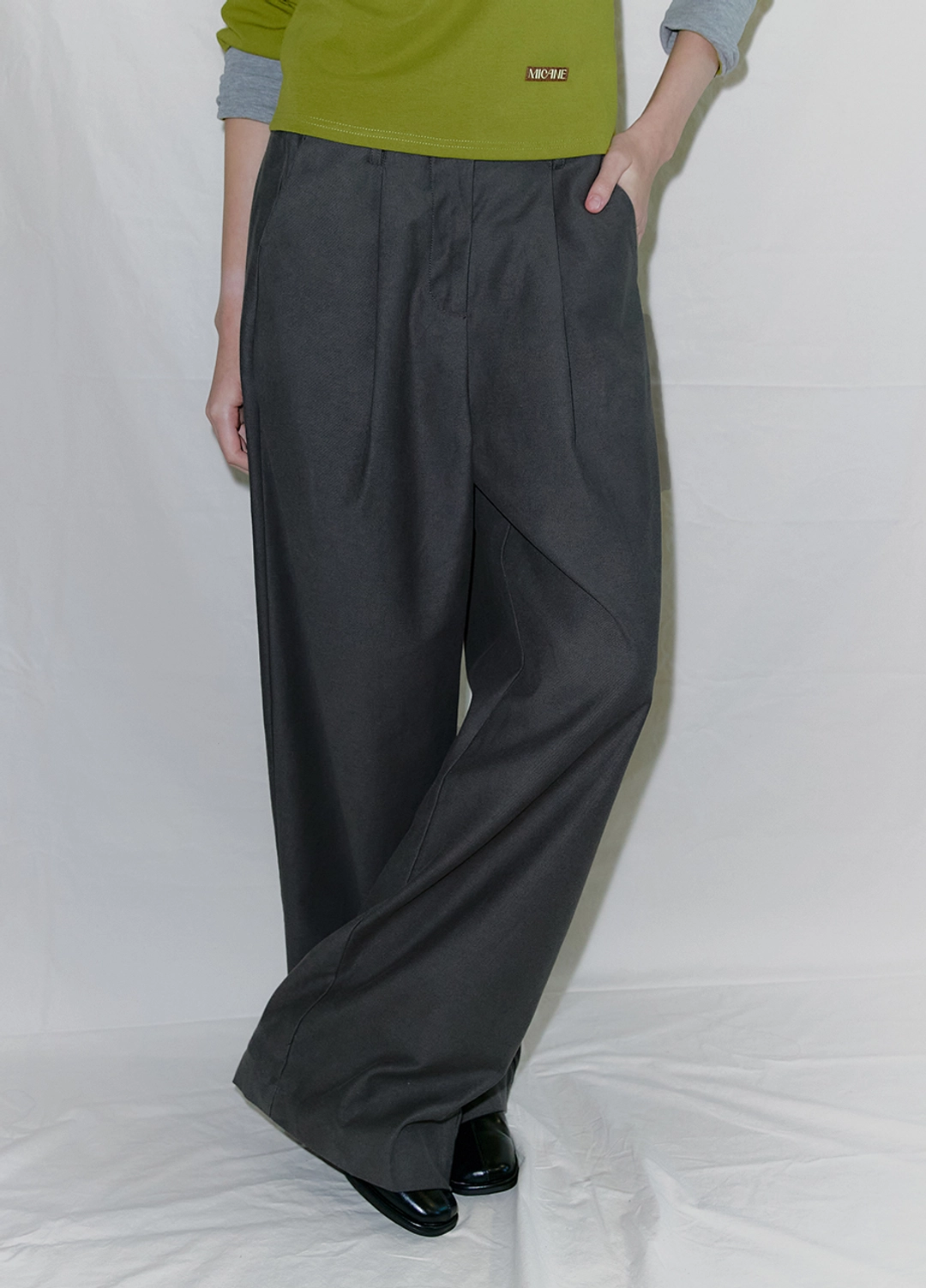 미케네 [25-36]  Tuket Pintuck Wide Pants  투캣 핀턱 와이드 팬츠 (가을-봄-데일리룩-출근룩-오피스룩-데이트룩-하객룩-클래식-와이드팬츠-롱팬츠-빈티지-오비리스-핀턱-데이웨어-자체제작) 상품 이미지 1