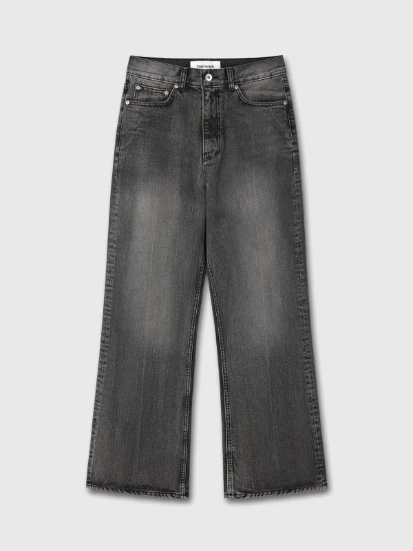 LOOSE FLARED-LEG DENIM JEANS_ WASHED BLACK