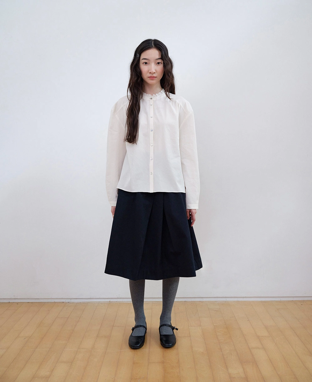 스텝어라운드 Ruffle Shirring Cotton Blouse_CREAM 상품 이미지 1
