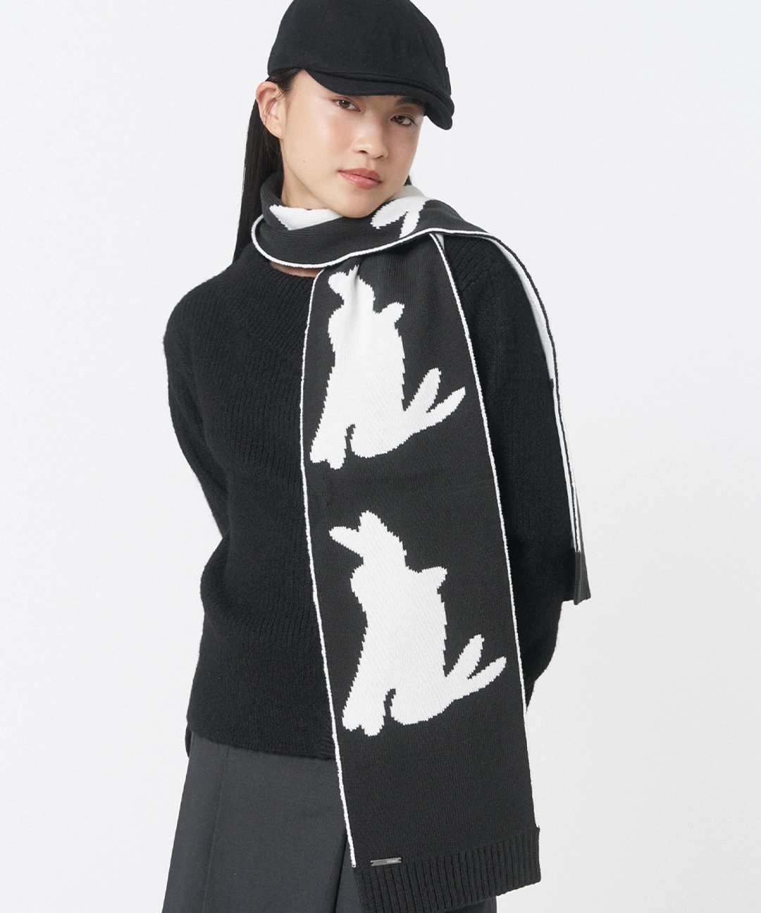미세키서울 Twin rabbit knit muffler BLACK 상품 이미지 2
