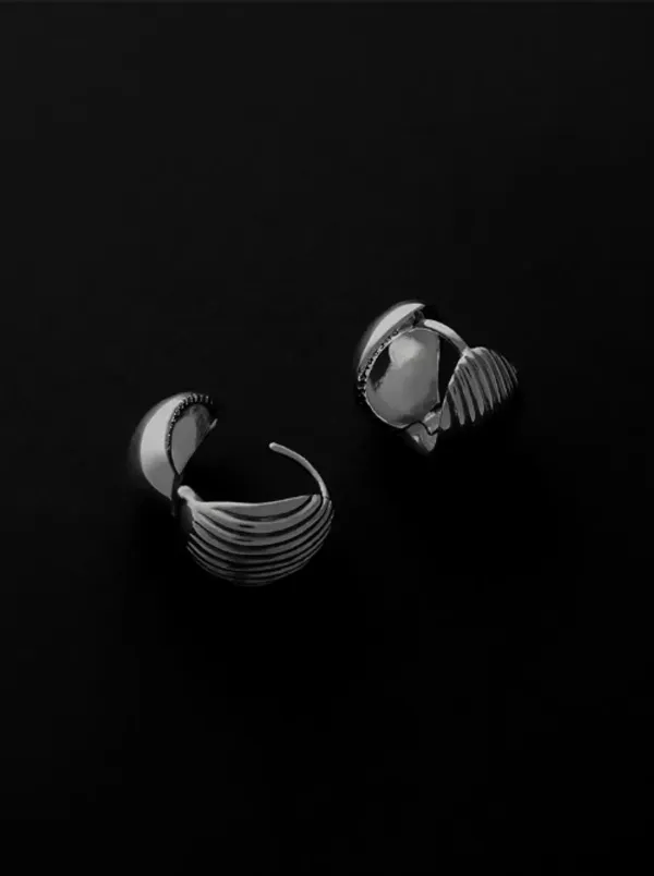 Carafe earring