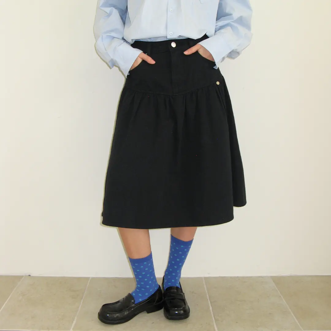 론론 FRILL FLARE MID DENIM SKIRT BLACK 상품 이미지 2