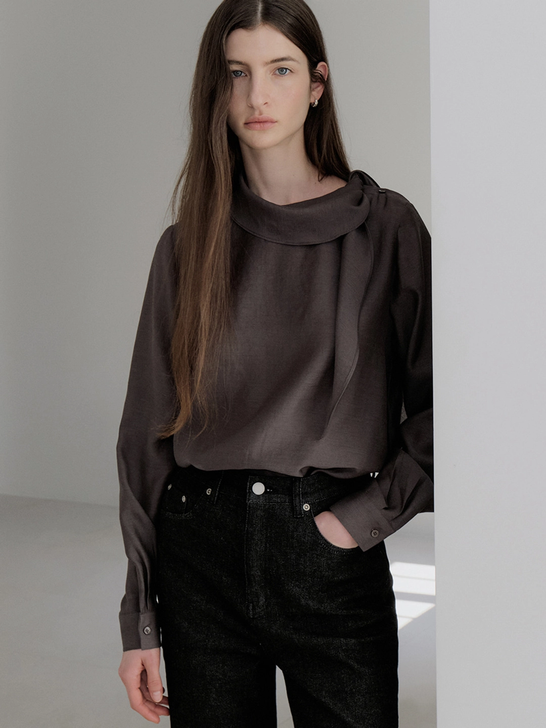 아워코모스 scarf button blouse (charcoal) orc 6111 상품 이미지 1