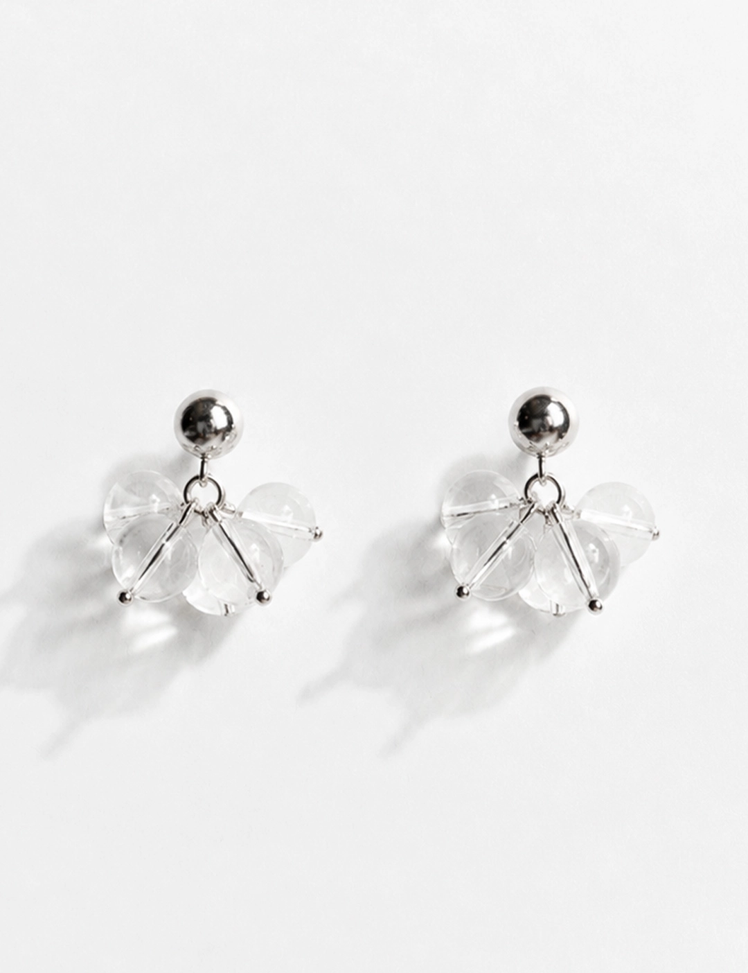 에뜨리브 Clear Cluster Earrings 상품 이미지 1