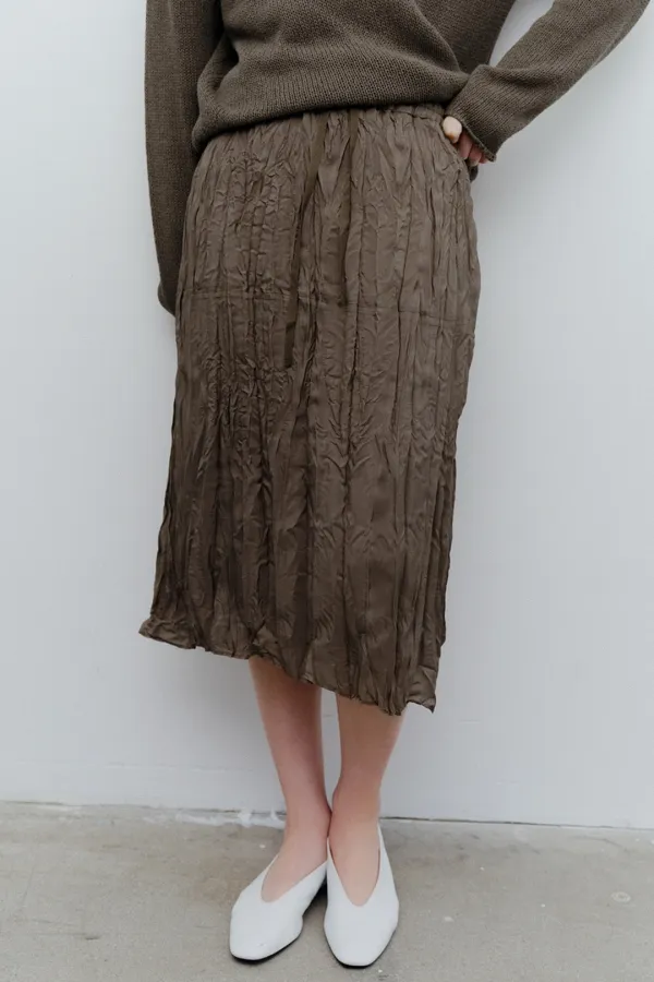 wrinkled viscose midi skirt (ash brown)