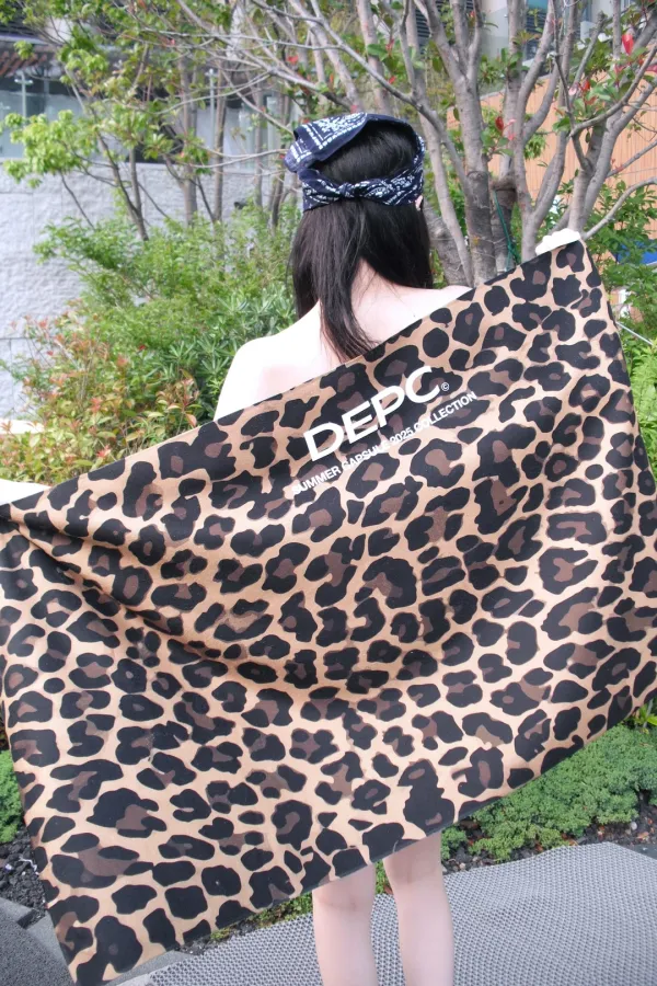 BEACH TOWEL - LEOPARD