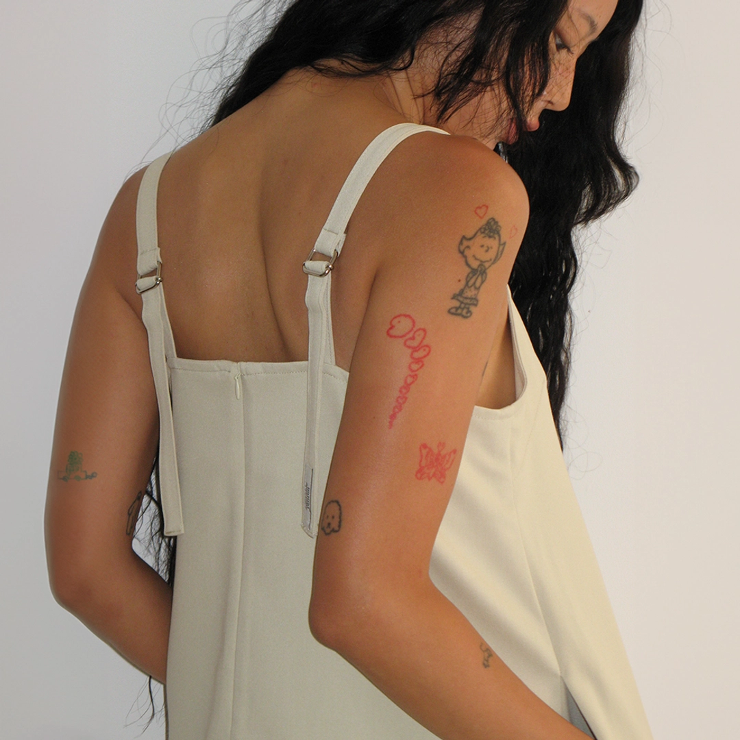 론론 SQUARE SUSPENDER DRESS BEIGE 상품 이미지 1