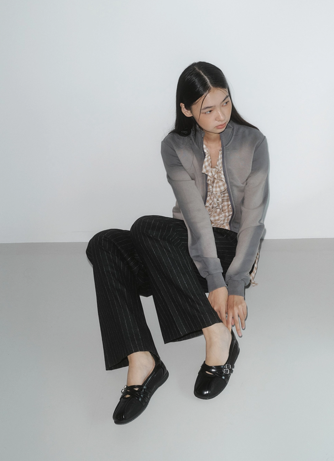 기호 ARCELLE PINKING BELTED SNEAKERS / BLACK 상품 이미지 2