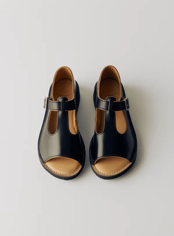 T-strap Vibram Sandals
