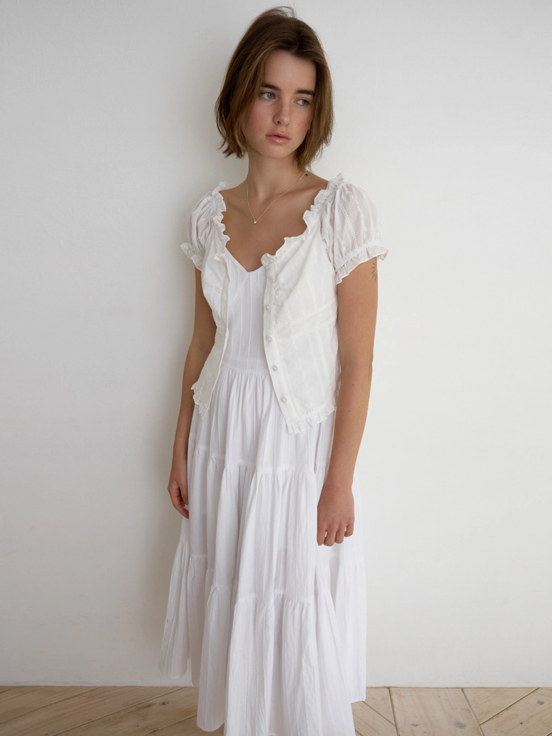 어몽 A 2-WAY RUFFLE BLOUSE_WHITE 상품 이미지 3