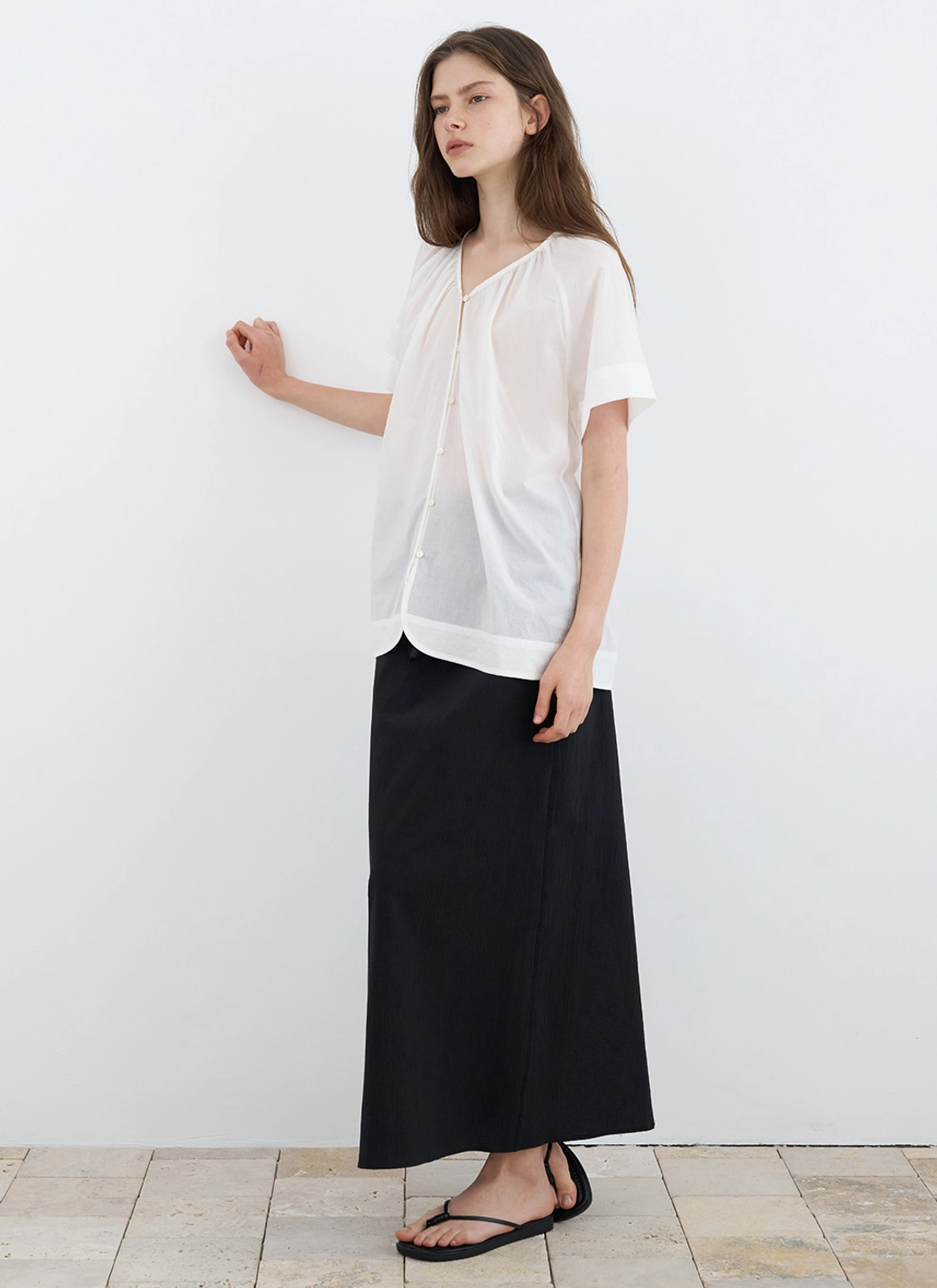 르닐 Thea V-neck Shirring Blouse (Ivory) 상품 이미지 2