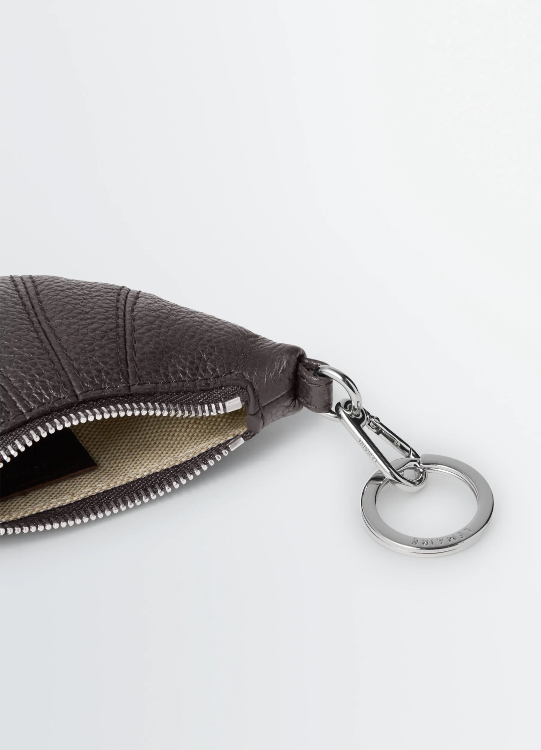 르메르 MINI CROISSANT KEYRING IN LEATHER 상품 이미지 3