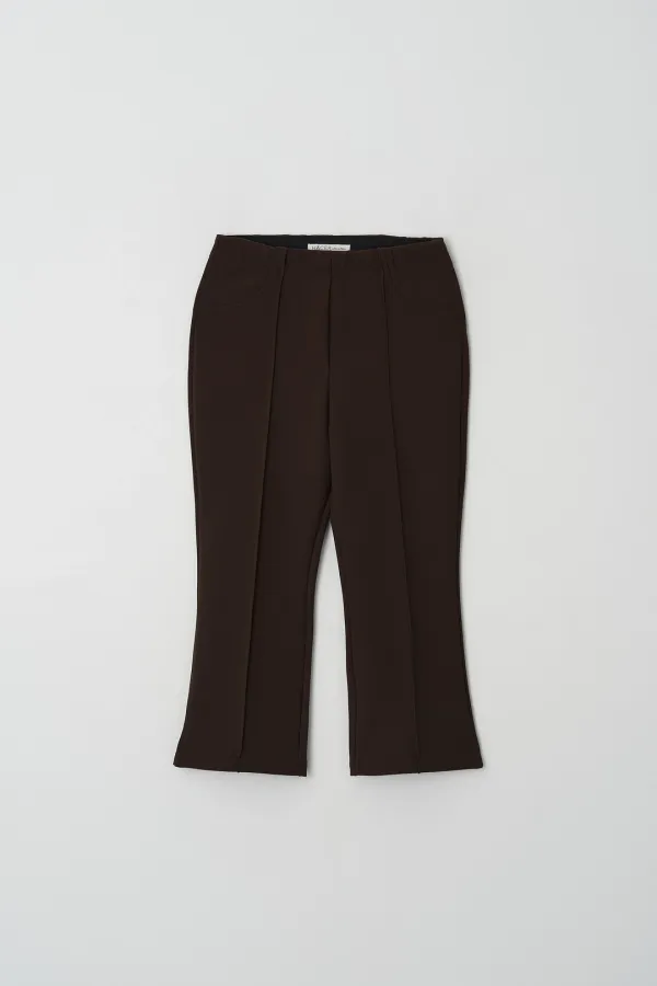Slim Pintuck Capri Leggings