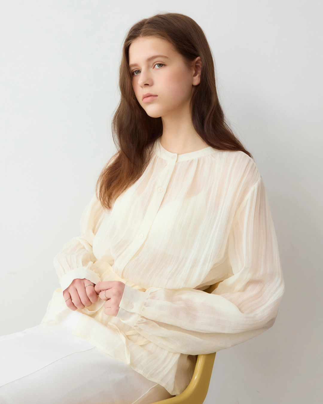 어다울 Wrinkle see through belted blouse - cream 상품 이미지 2