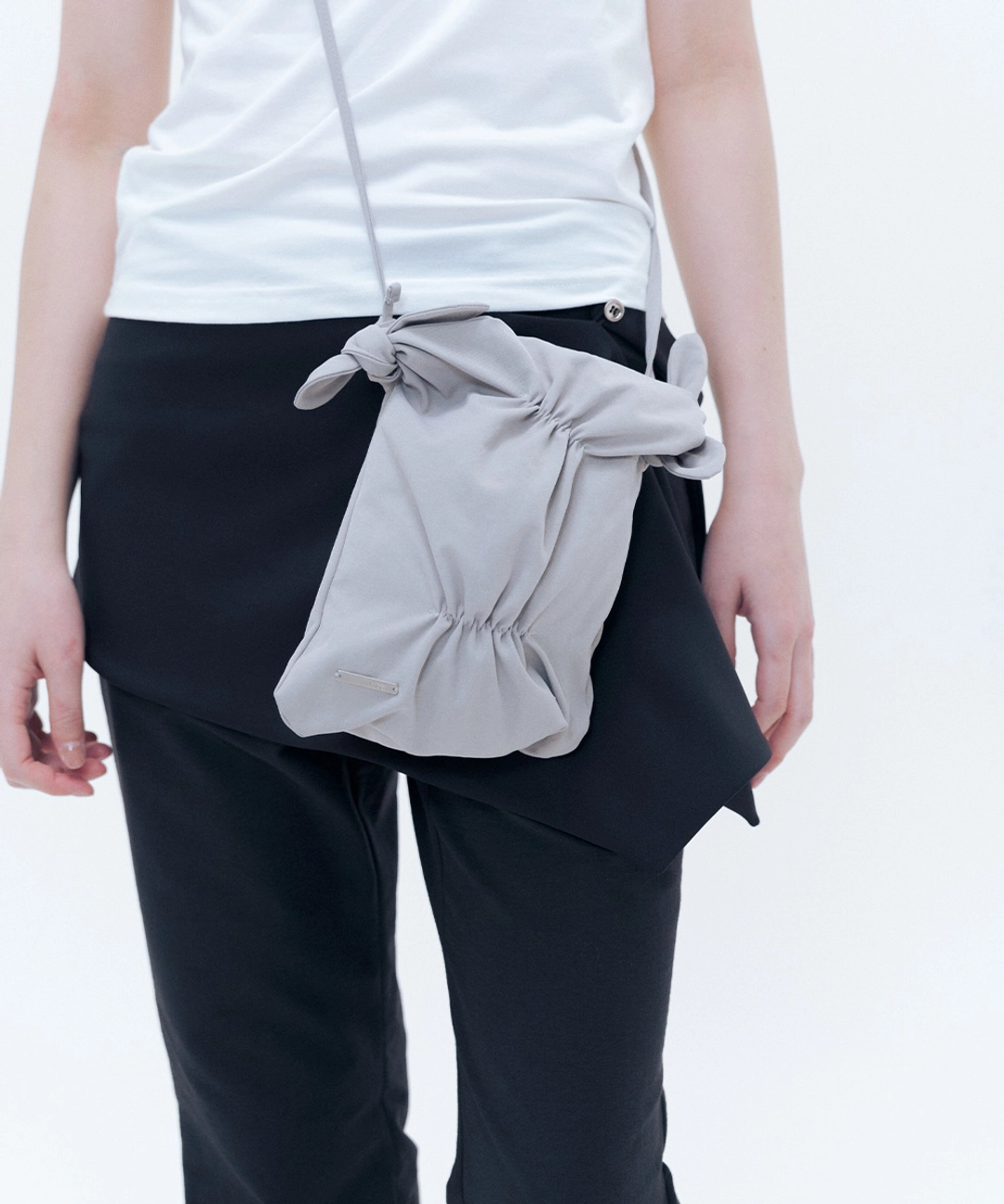 미세키서울 Shirring mini cross bag GREY 상품 이미지 2
