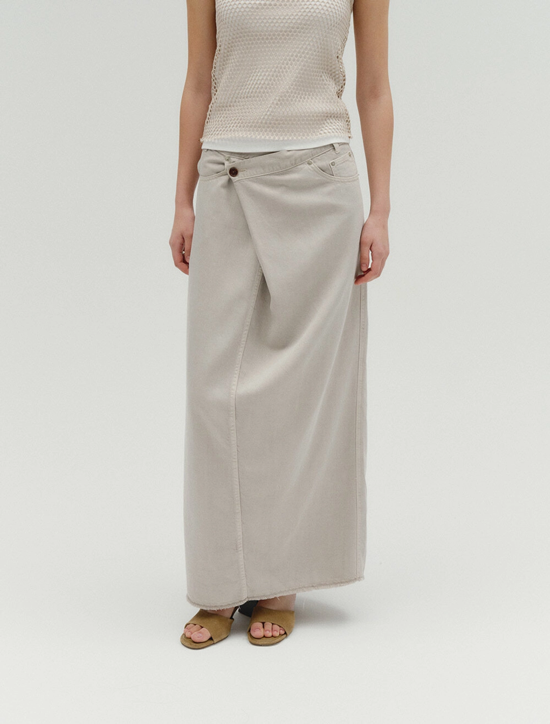 솔티페블 OBLIQUE WRAP DENIM MAXI SKIRT [BEIGE] 상품 이미지 2