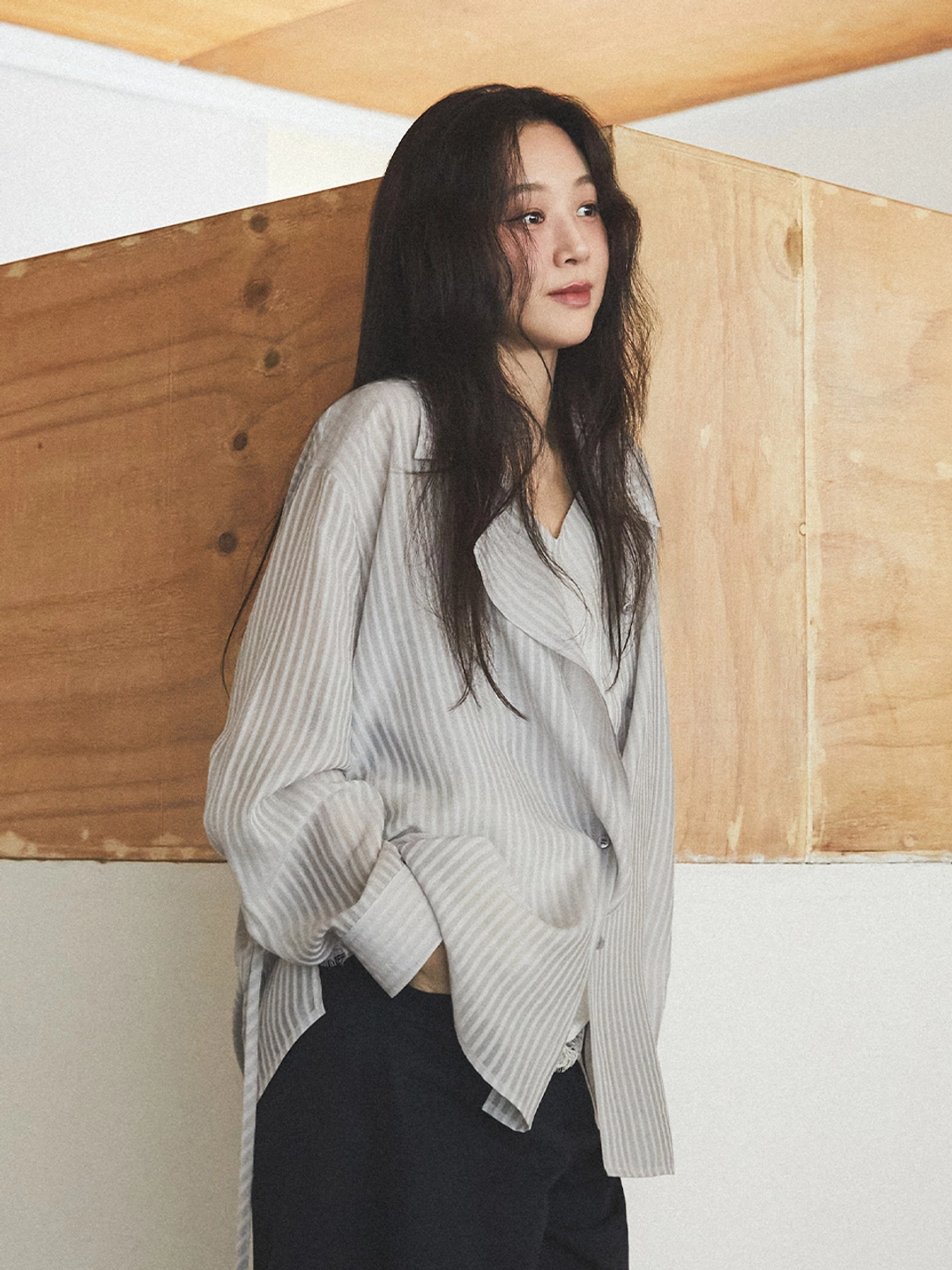 루에브르 [5/29 예약배송]Sheer Striped Asymmetric Placket Shirt SW6MB702-11 상품 이미지 2