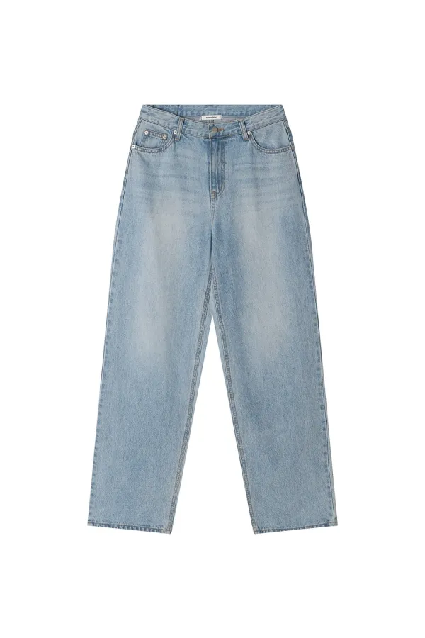 LOW RISE LOOSE-FIT JEANS (LIGHT BLUE)