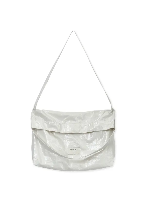 GLOSSY LIGHT TWO WAY BAG IN IVORY