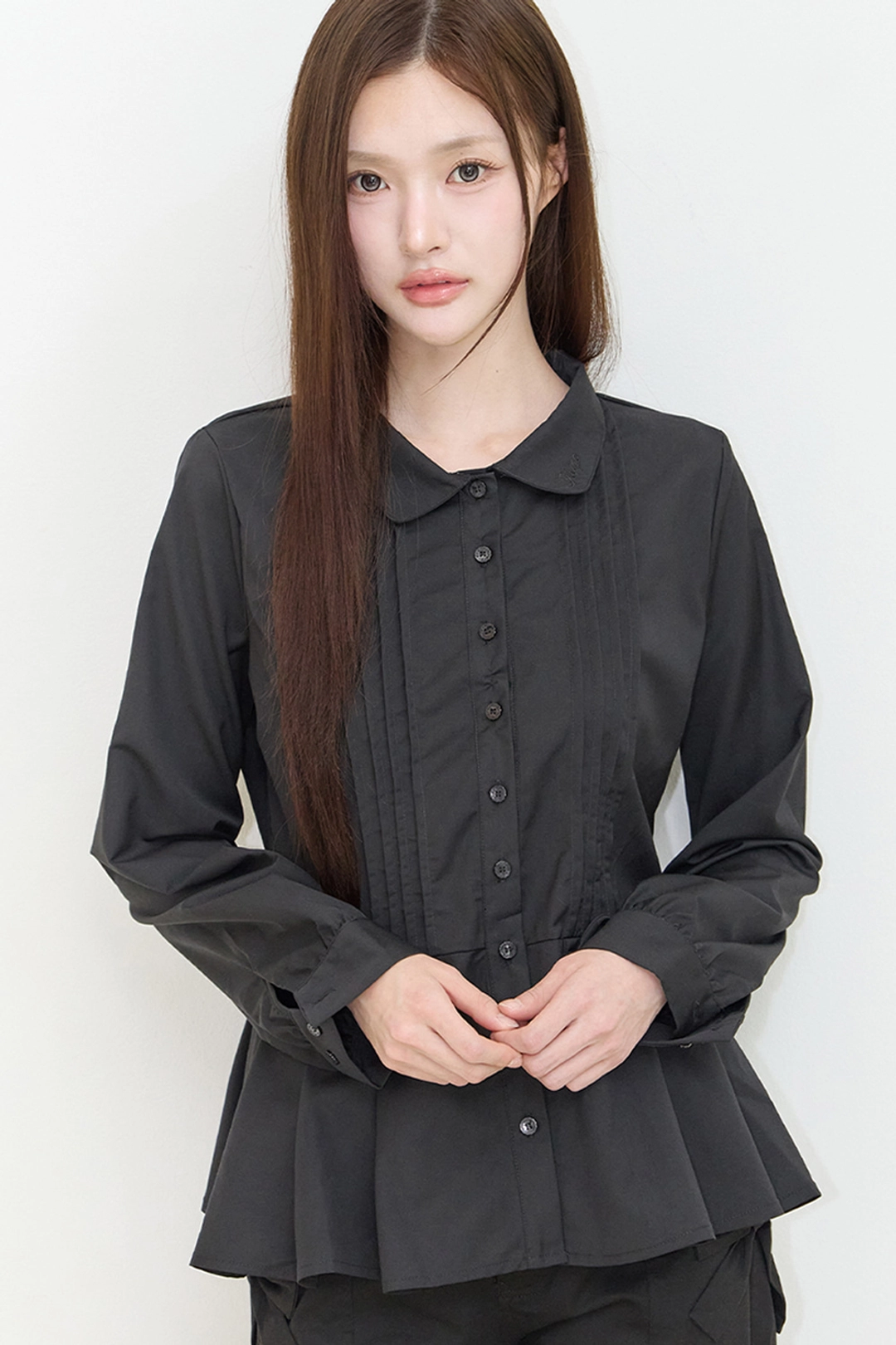 일리고 플리츠 더블 보우 블라우스 블랙 상품 이미지 2