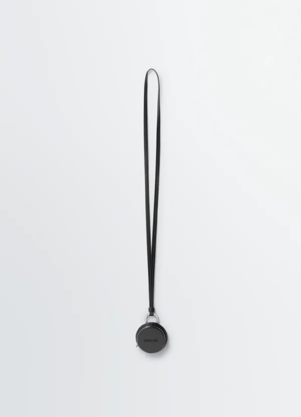 MOLDED TAPE NECKLACE IN LEATHER
